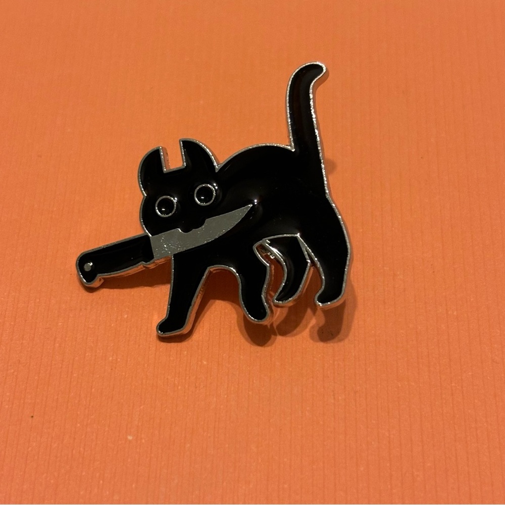 🆕 Spooky Cat Enamel Pin, Brand New
